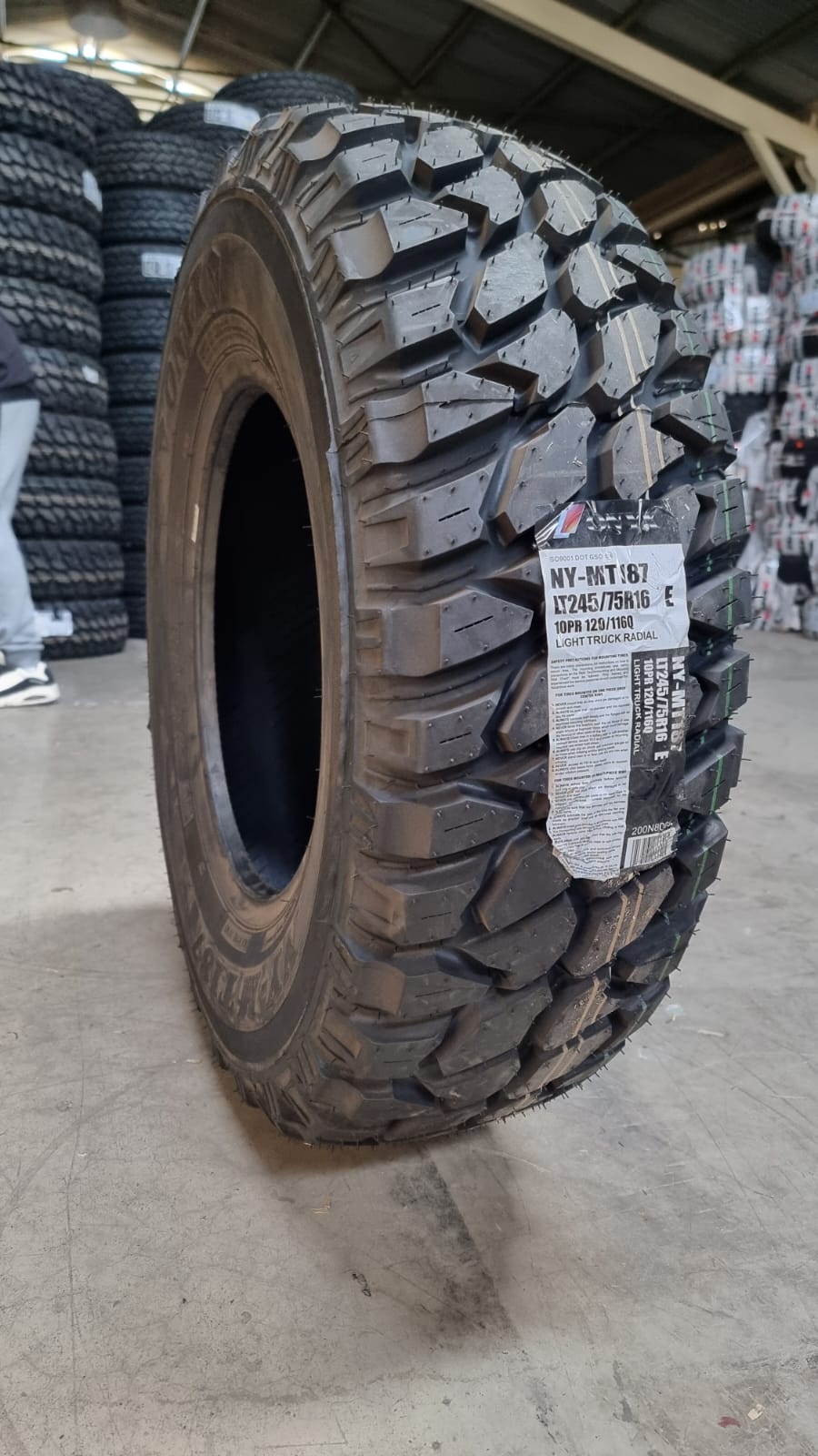 Neumatico 245/75 R16 10 Pr 120/196q Ny-mt 187 Onyx Pcr