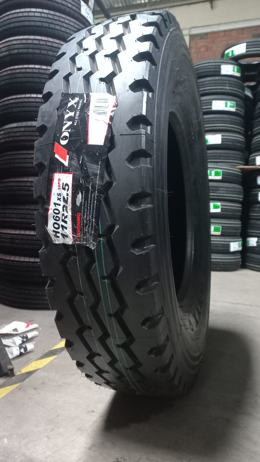 NEUMATICO 11 R22.5 ONYX HO601 XS 16PR M+S 146/143M TBR