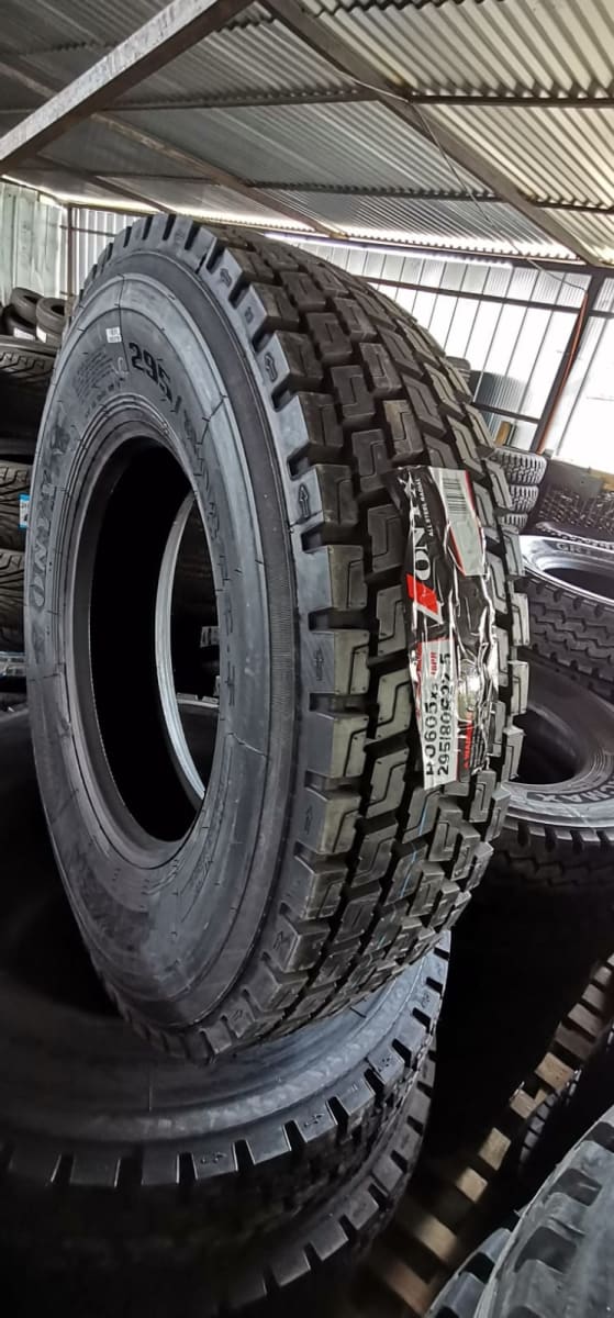 NEUMATICO 295/80 R22.5 ONYX HO605XS TBR 18PR 152/149M tracción carretera