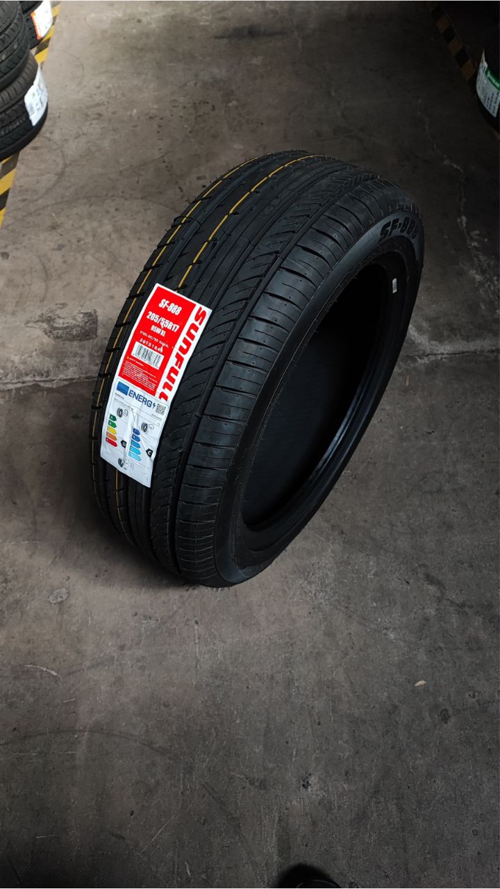 Neumatico 205/55 R17 Sunfull Sf-888 95wxl
