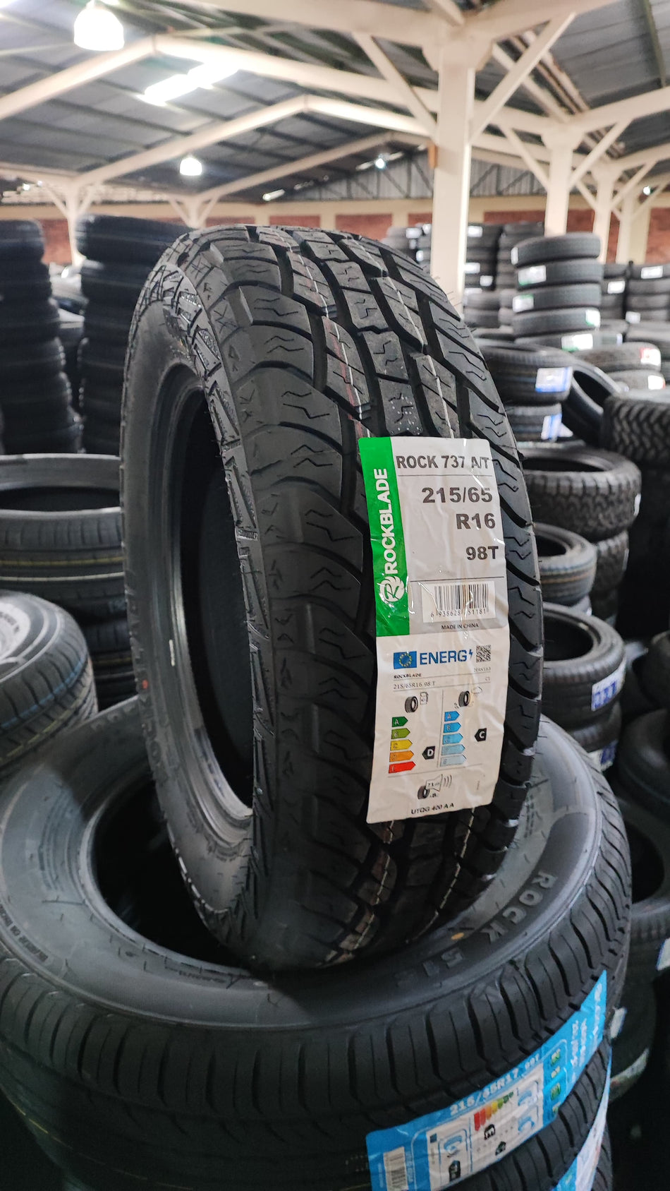 NEUMATICO 215/65 R16 ROCKBLADE ROCK 737 A/T 98 T