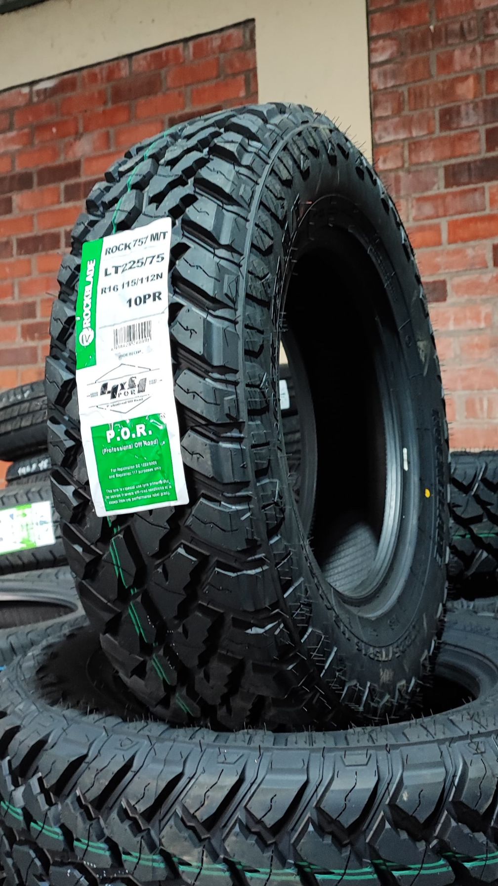 NEUMATICO 225/75 R16 ROCKBLADE ROCK 757 M/T 115/112 N LT