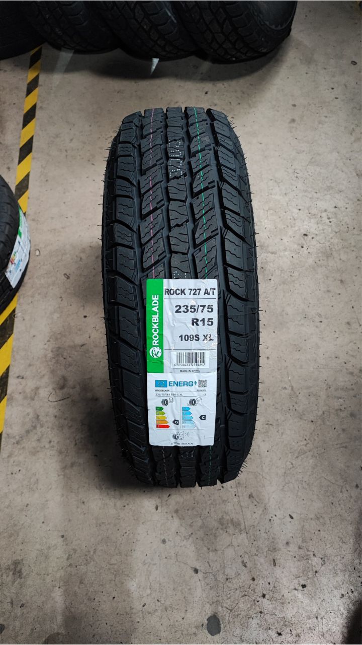 Neumatico 235/75R15 ROCKBLADE ROCK 727 A/T 109S