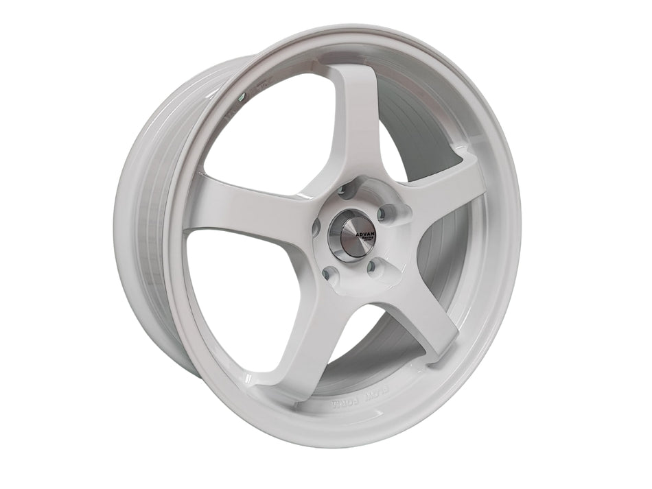 Juego de Llantas 17x7.5 5x114.3 Et38 champion white 512