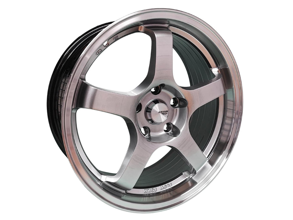 Juego de Llantas 17x7.5 5x114.3 Et38 hp machine lip 512 CHB
