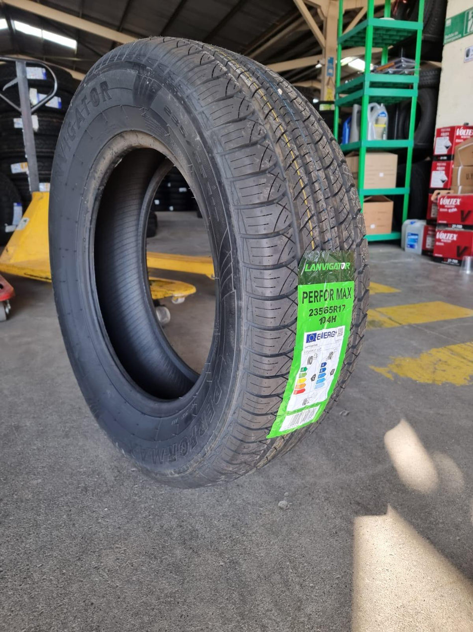 Neumatico 235/65 R17 LANVIGATOR PERFORMAX 104H