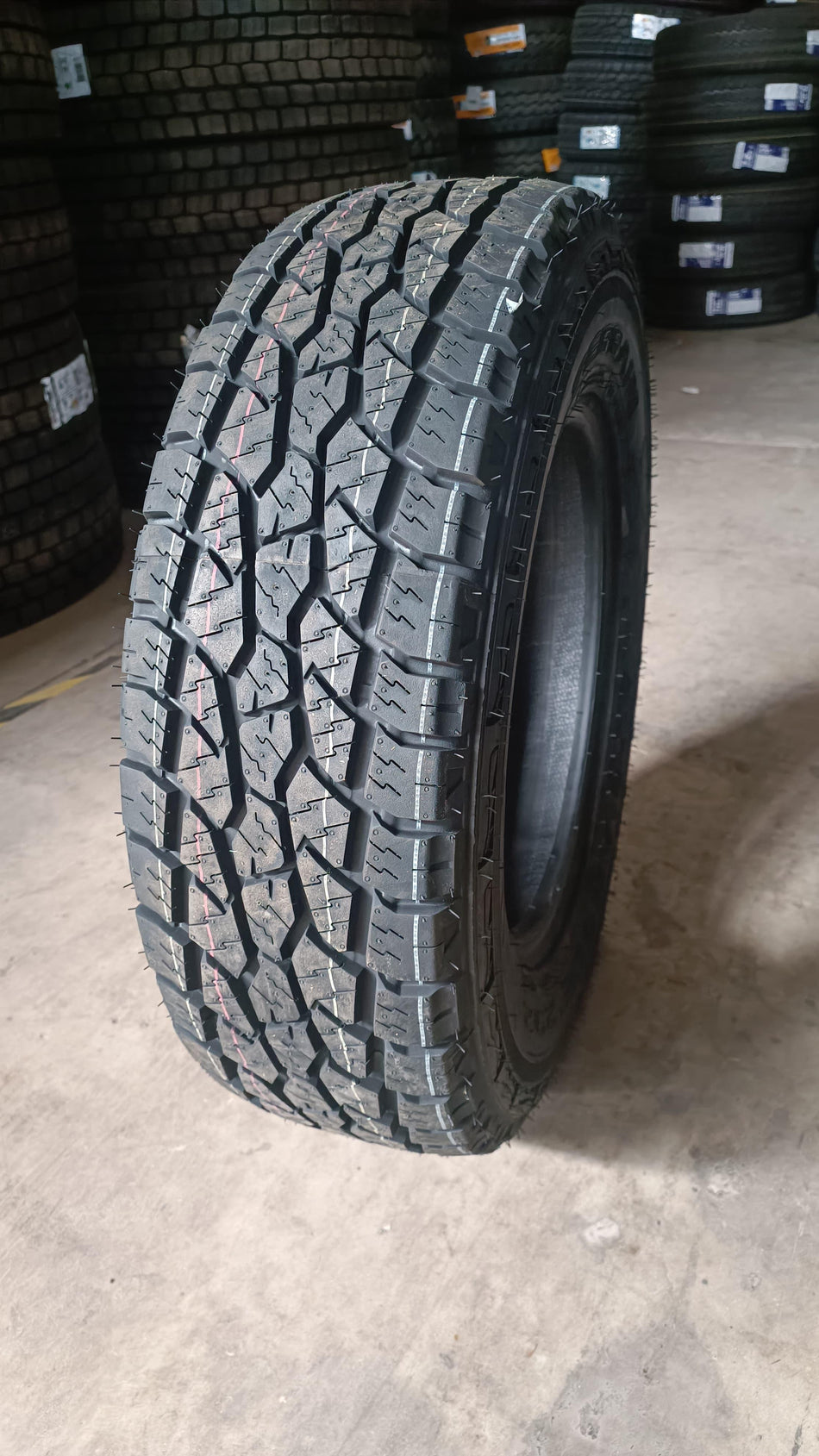 Neumatico 235/70 R16 Triangle Tr292 AT M+S 106S