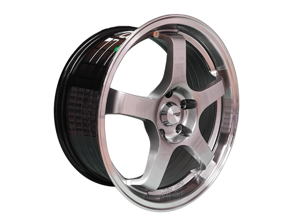 Juego de Llantas 17x7.5 5x114.3 Et38 hp machine lip 512 CHB