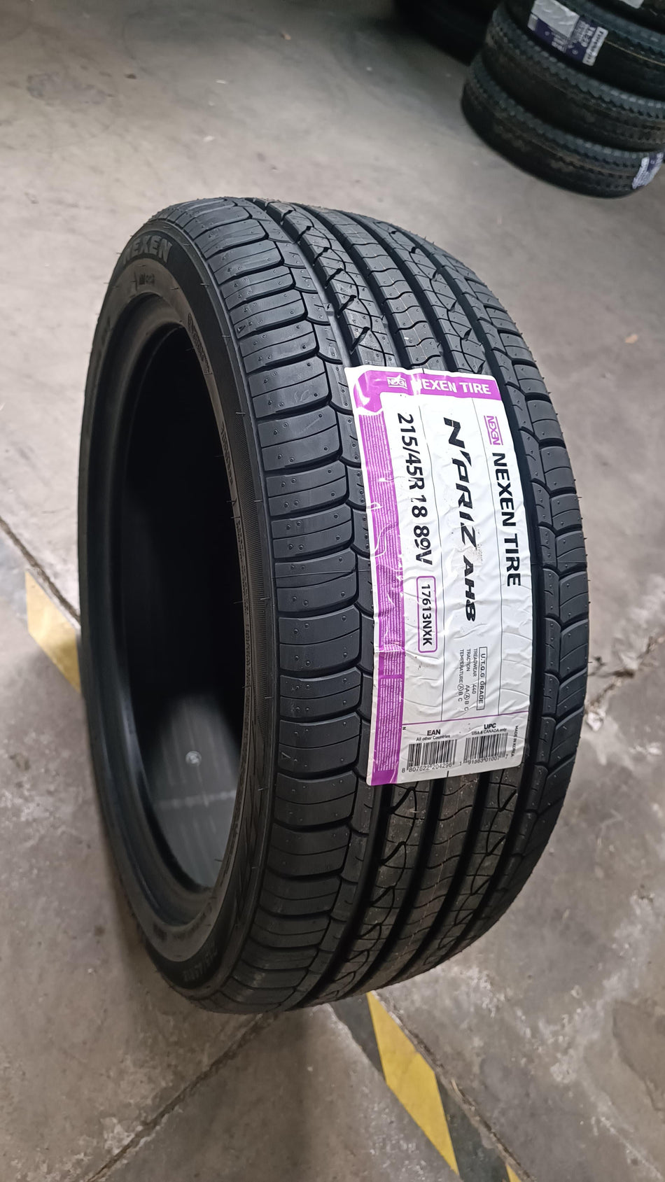 Neumatico 215/45 R18 Nexen NPriz AH8 89V