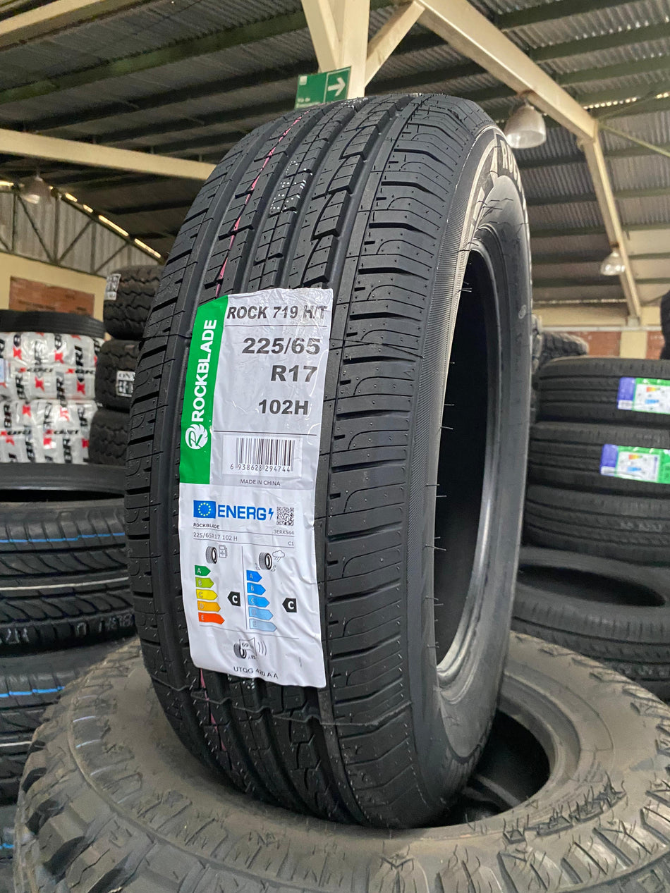 NEUMATICO 225/65 R17 ROCKBLADE ROCK 719 H/T 102H