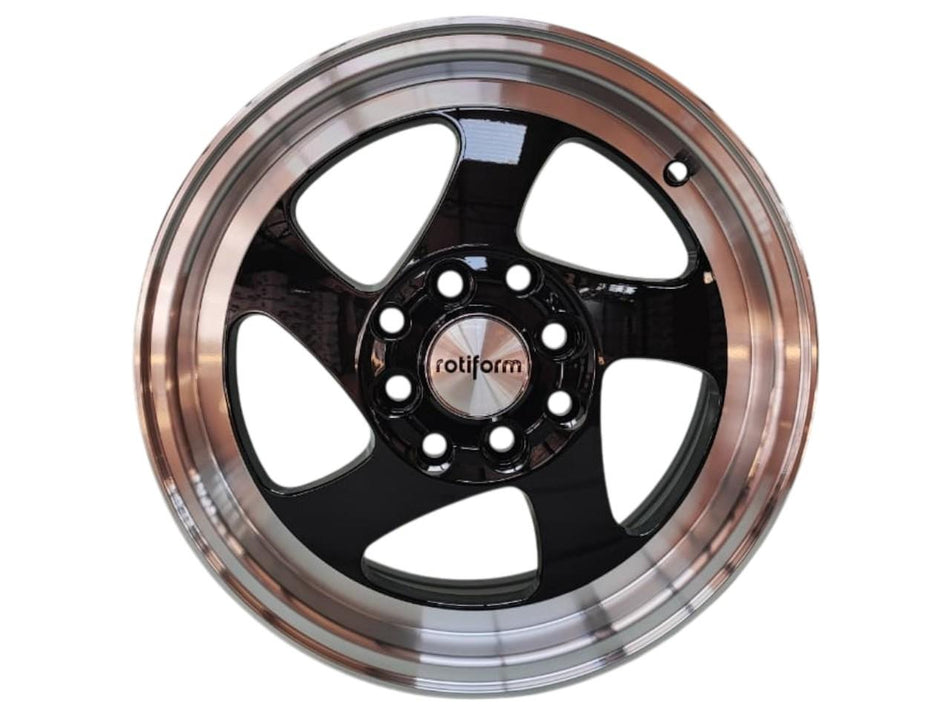 Juego de Llantas 14x5.5 4x100/4x114.3 Et38 B(LIP) 8801