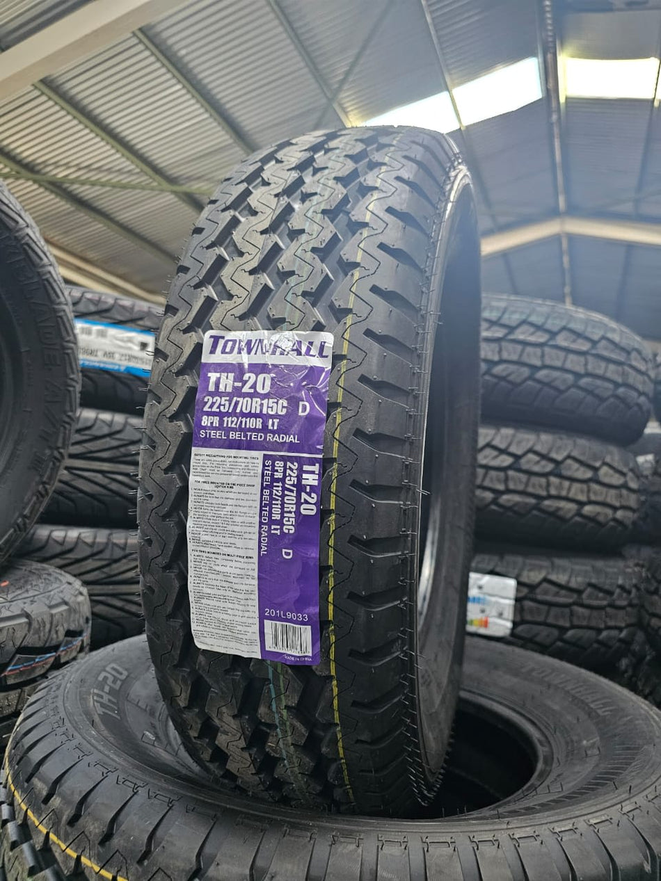 NEUMATICO 225/70 R15C TOWNHALL TH20 8PR 112/110R